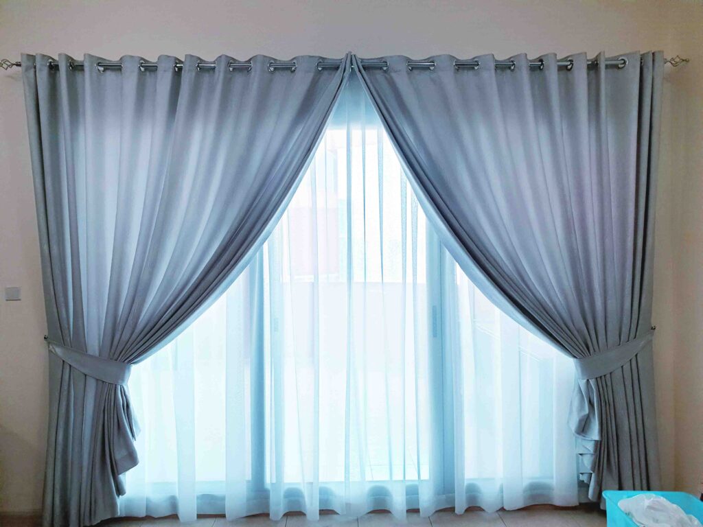Guide to 5 Best Blackout Curtains and Drapes in Dubai modern curtains for living room